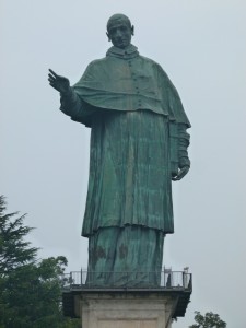 Statue Carlo Borromeo
