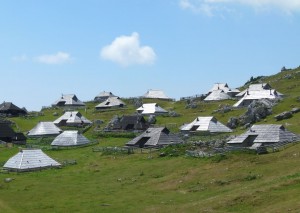 Holzhuetten auf der Groeben Alm